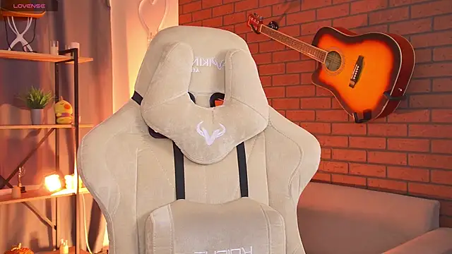 EllieCutes online show from June 6, 2026, 8:08 am