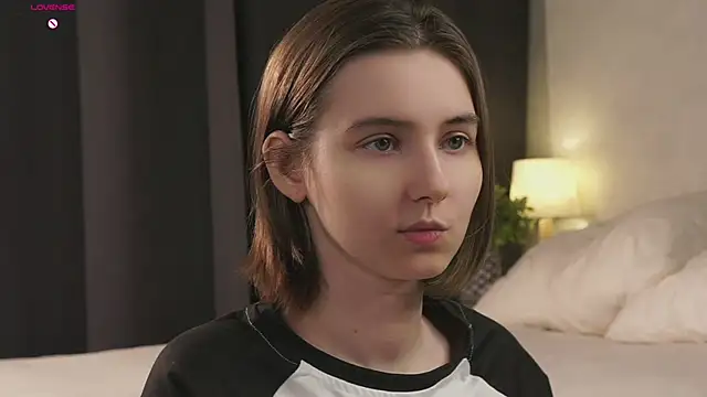 MeghanElson online show from April 15, 2026, 12:56 pm