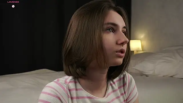 MeghanElson online show from April 22, 2026, 2:07 pm