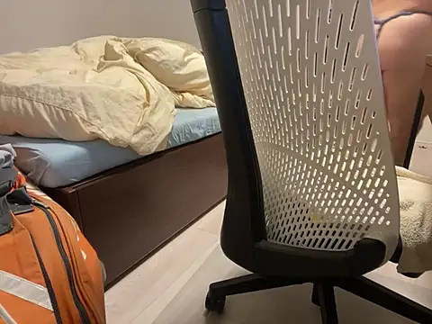 loinclothgay online show from January 8, 2025, 7:45 am