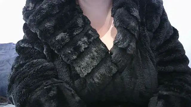 Snapshot of busty-bella1 chatting on September 29, 2025, 9:25 am busty-bella1 online show from September 29, 2025, 9:25 am