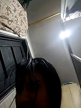  LATINA  online show from December 4, 2024, 5:27 am