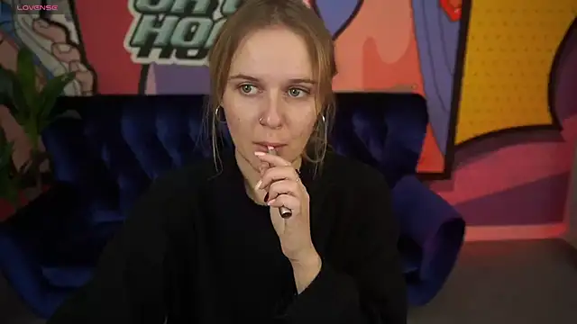 MaribelRiverr  online show from October 25, 2025, 5:37 am