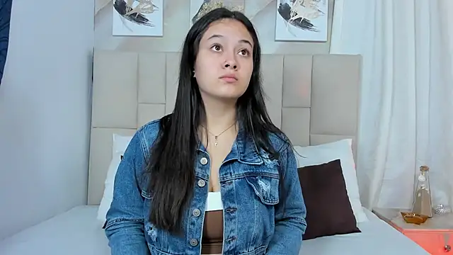 Jaslyn  Smith online show from December 31, 2024, 2:25 pm