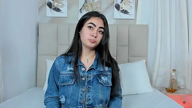 Jaslyn  Smith online show from December 31, 2024, 5:29 pm