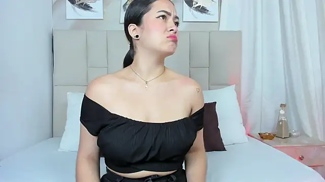 Jaslyn  Smith online show from March 14, 2025, 2:08 pm