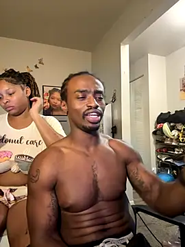 exotic  couple online show from November 19, 2025, 4:01 am