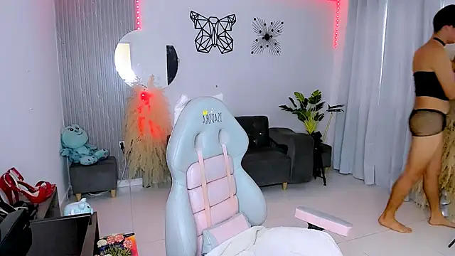 melany  sweet  online show from November 14, 2025, 9:02 pm