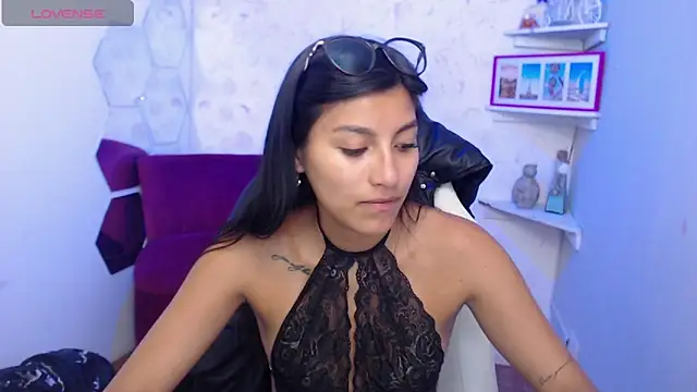 Cailee Mansour online show from November 10, 2025, 4:17 pm