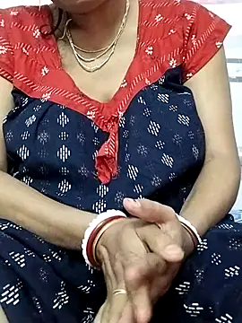 miss-Riy online show from December 17, 2025, 4:46 pm