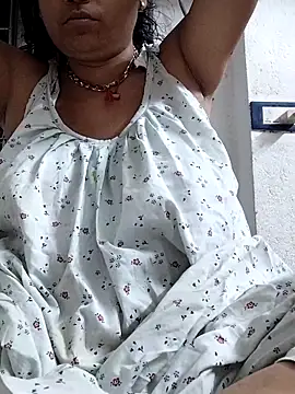 Snapshot of miss-Riy chatting on April 4, 2026, 5:21 pm miss-Riy online show from April 4, 2026, 5:21 pm