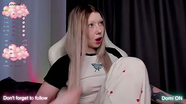 takeyourmolly online show from March 13, 2026, 7:26 am