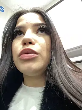 Snapshot of Chloe__Moon chatting on December 8, 2024, 2:19 pm Chloe  Moon online show from December 8, 2024, 2:19 pm