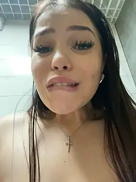 Snapshot of Chloe__Moon chatting on December 9, 2024, 10:20 pm Chloe  Moon online show from December 9, 2024, 10:20 pm
