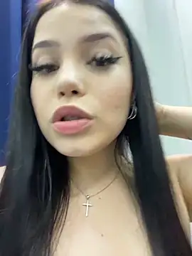 Snapshot of Chloe__Moon chatting on December 17, 2024, 4:21 pm Chloe  Moon online show from December 17, 2024, 4:21 pm
