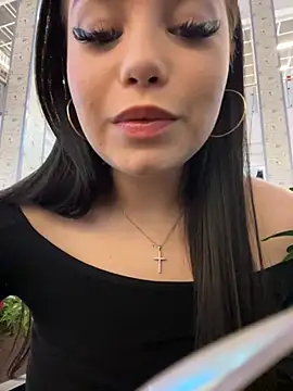 Snapshot of Chloe__Moon chatting on January 5, 2025, 1:47 pm Chloe  Moon online show from January 5, 2025, 1:47 pm