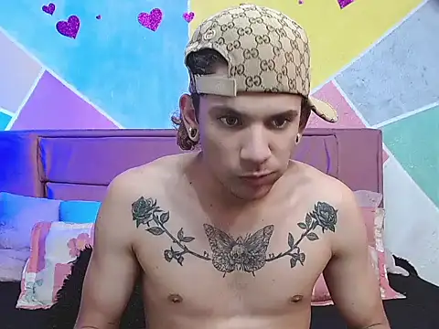 Snapshot of tylor_boy chatting on October 5, 2025, 4:11 am tylor boy online show from October 5, 2025, 4:11 am