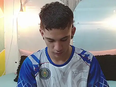 Snapshot of tylor_boy chatting on December 3, 2025, 7:56 pm tylor boy online show from December 3, 2025, 7:56 pm