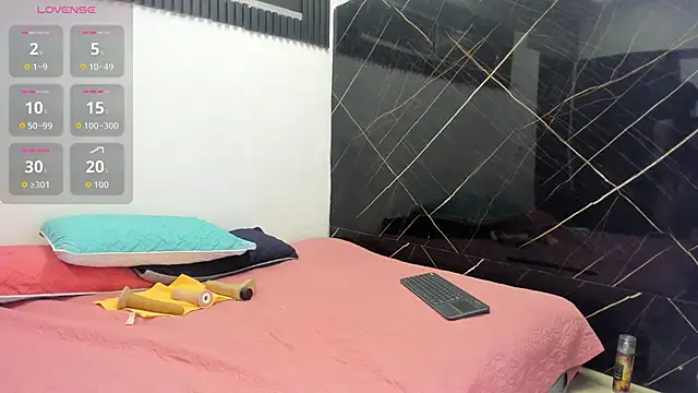 Snapshot of Analiasmith89 chatting on November 13, 2025, 2:21 am Analiasmith89 online show from November 13, 2025, 2:21 am