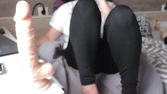 LaRa forU online show from October 26, 2025, 10:21 am