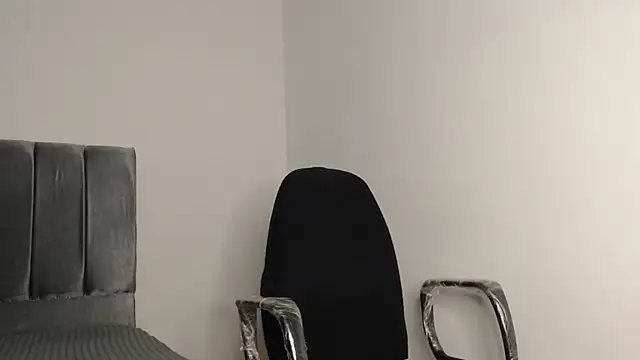 alex-lover online show from October 8, 2025, 1:25 am