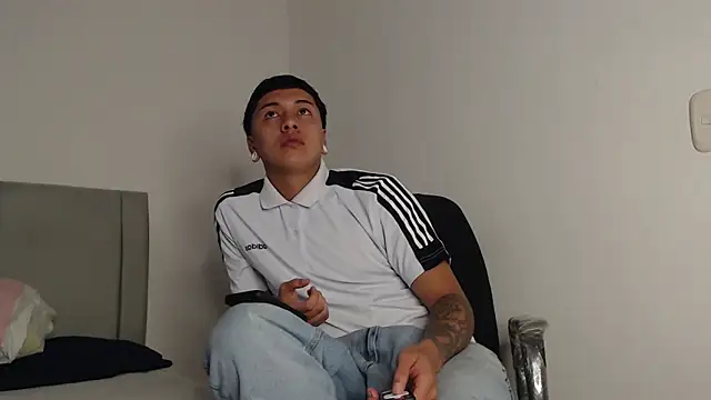 alex-lover online show from April 11, 2026, 4:06 am