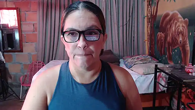 Snapshot of mom_son_dirty chatting on May 3, 2026, 12:22 pm mom son dirty online show from May 3, 2026, 12:22 pm