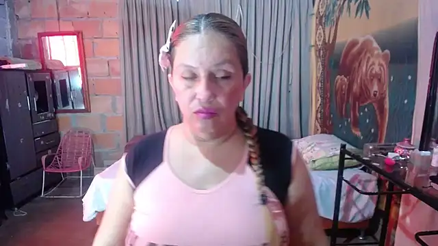Snapshot of mom_son_dirty chatting on June 11, 2026, 1:31 pm mom son dirty online show from June 11, 2026, 1:31 pm