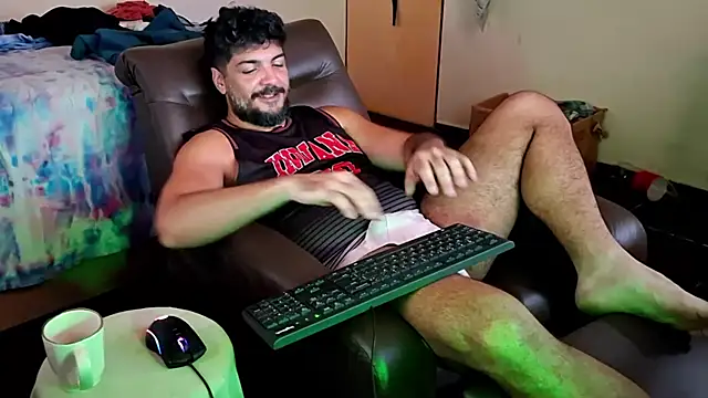 Snapshot of LUH133 chatting on February 8, 2026, 6:11 pm LUH133 online show from February 8, 2026, 6:11 pm