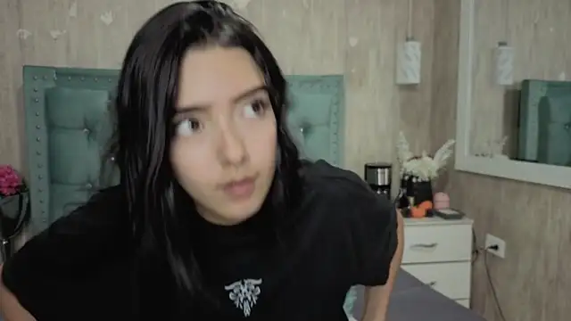 Marcelaa fox online show from March 26, 2026, 7:41 pm