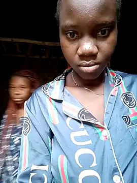 Black juicy24 online show from November 30, 2025, 4:27 am