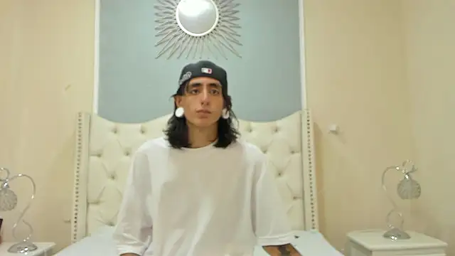 Matthew Dixonn online show from December 13, 2024, 3:27 am