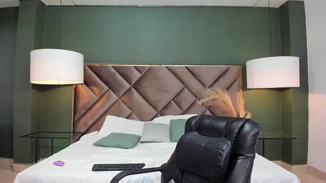 Matthew Dixonn online show from February 7, 2025, 9:48 pm