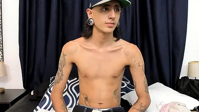 Matthew Dixonn online show from March 3, 2025, 11:24 pm