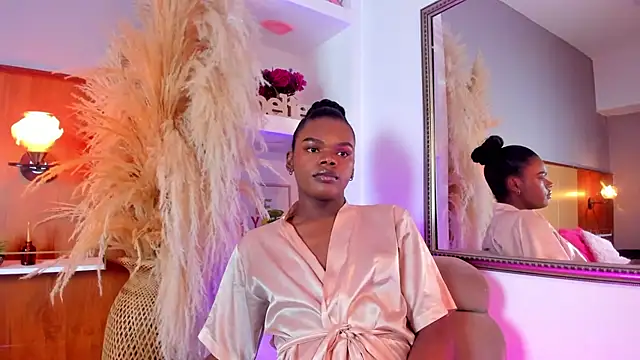 CamiEstrada online show from February 5, 2025, 9:18 pm