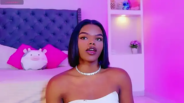 CamiEstrada online show from November 7, 2025, 5:18 am