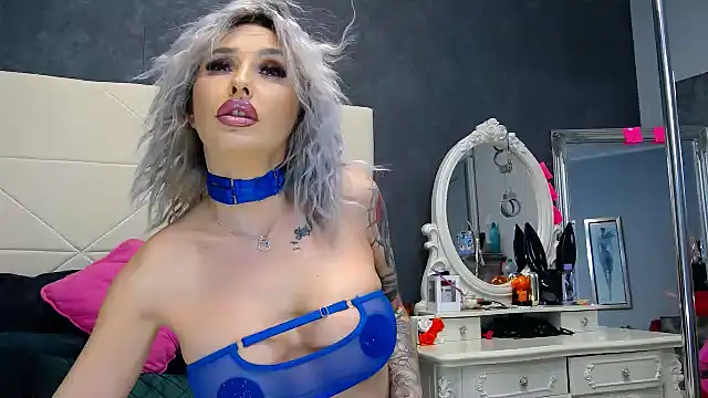 IssaSmith online show from January 7, 2025, 8:24 am