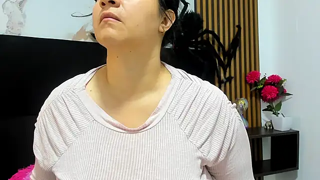 Ambber moon online show from October 23, 2025, 3:28 am