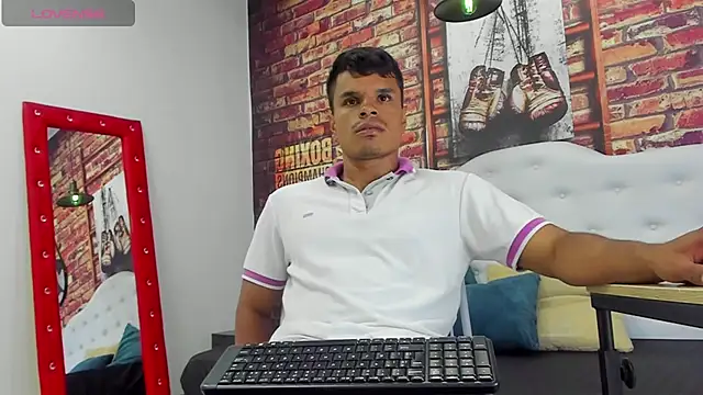 Derek Lustfordx online show from September 25, 2025, 11:36 am