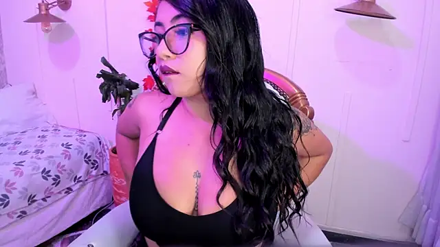 Snapshot of Sexy_cristall_ chatting on December 10, 2024, 9:00 pm Sexy cristall online show from December 10, 2024, 9:00 pm