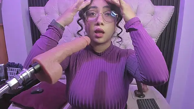Sexy cristall  online show from June 1, 2026, 7:15 pm