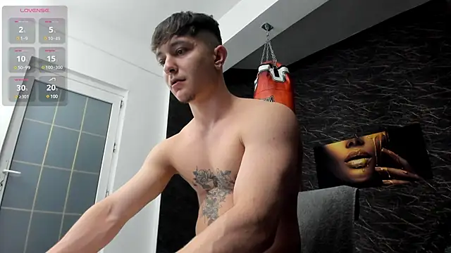 leonardsmith01 online show from February 21, 2025, 8:27 pm