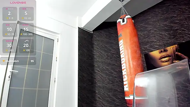 leonardsmith01 online show from March 4, 2025, 11:43 pm