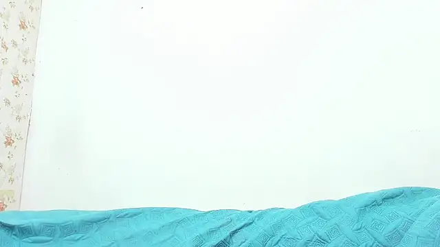 kira mz online show from March 6, 2025, 11:58 am