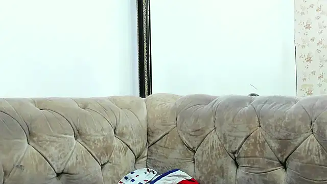 kira mz online show from March 21, 2025, 6:18 pm