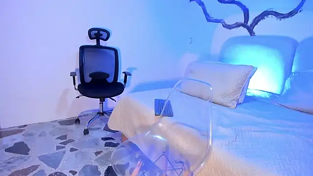 Snapshot of EthanTravis_ chatting on January 23, 2025, 5:13 am EthanTravis  online show from January 23, 2025, 5:13 am