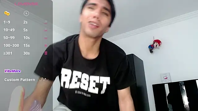 Snapshot of Marcosdfreitas chatting on November 12, 2025, 11:10 am Marcosdfreitas online show from November 12, 2025, 11:10 am