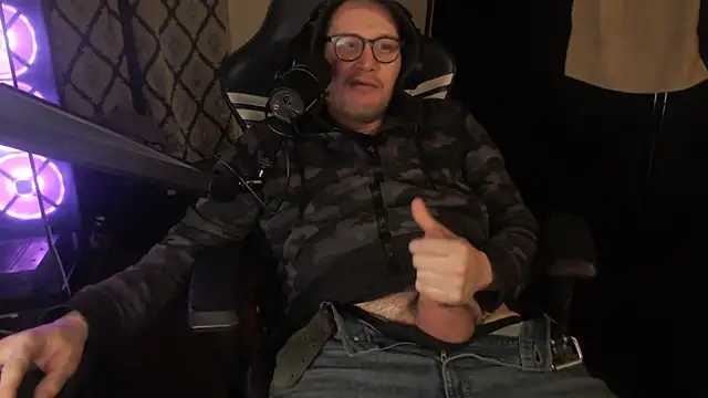 chicostick413 online show from February 13, 2026, 11:45 pm