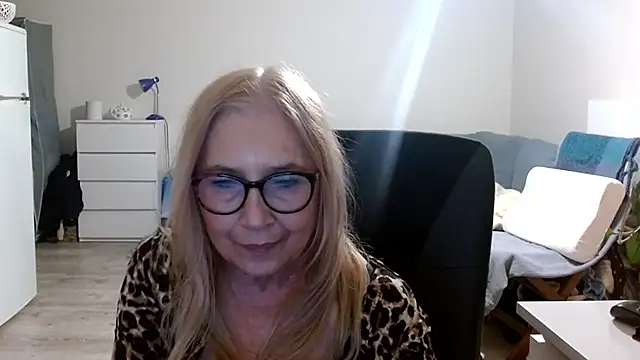 Snapshot of sofia_xkiss chatting on March 14, 2025, 5:46 pm sofia xkiss online show from March 14, 2025, 5:46 pm