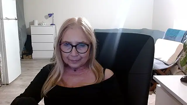 Snapshot of sofia_xkiss chatting on March 16, 2025, 6:01 pm sofia xkiss online show from March 16, 2025, 6:01 pm